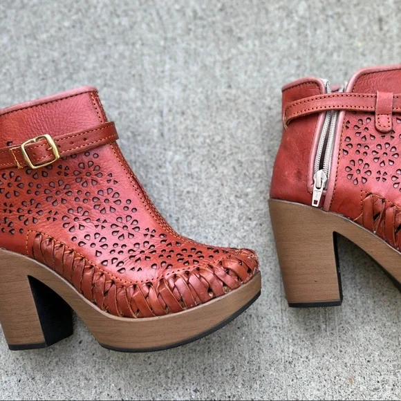 🌸 2 x $79 🌸  Handmade Leather Mexican booties - Picture 4 of 4